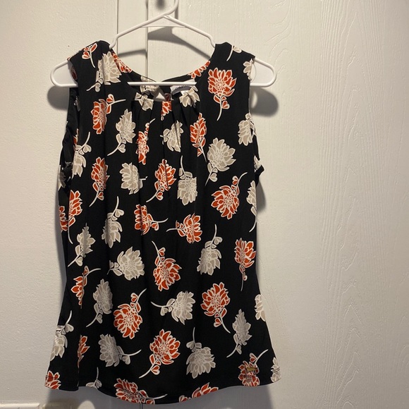 Black floral work tank - Picture 1 of 1